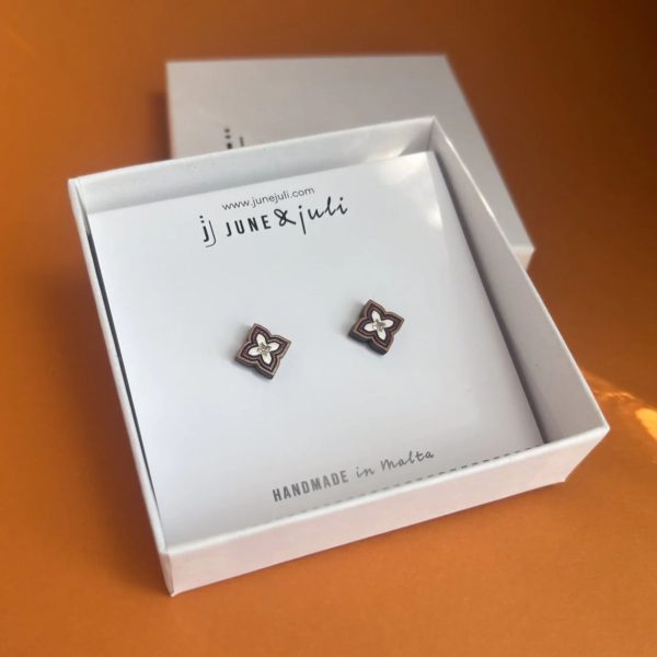 Pipa Stud Earrings in Brown